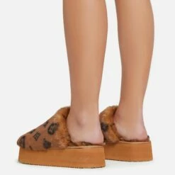 EGO Warren Closed Toe Printed Detail Flatform Slipper In Tan Brown Faux Fur -EGO Sales Store 06 01 23 fw41923 sq
