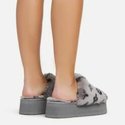 EGO Warren Closed Toe Printed Detail Flatform Slipper In Grey Faux Fur -EGO Sales Store 06 01 23 fw41929 rt