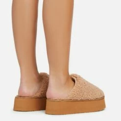 EGO Ivoris Closed Toe Flatform Slipper In Light Tan Faux Shearling -EGO Sales Store 06 01 23 fw41949 sq