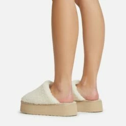 EGO Ivoris Closed Toe Flatform Slipper In Cream Faux Shearling -EGO Sales Store 06 01 23 fw45964 sq