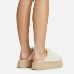 EGO Ivoris Closed Toe Flatform Slipper In Cream Faux Shearling -EGO Sales Store 06 01 23 fw45965 sq