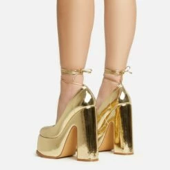 EGO Chandonier Lace Up Closed Toe Platform Block Heel In Gold Patent -EGO Sales Store 20 01 23 fw acc53090 sb